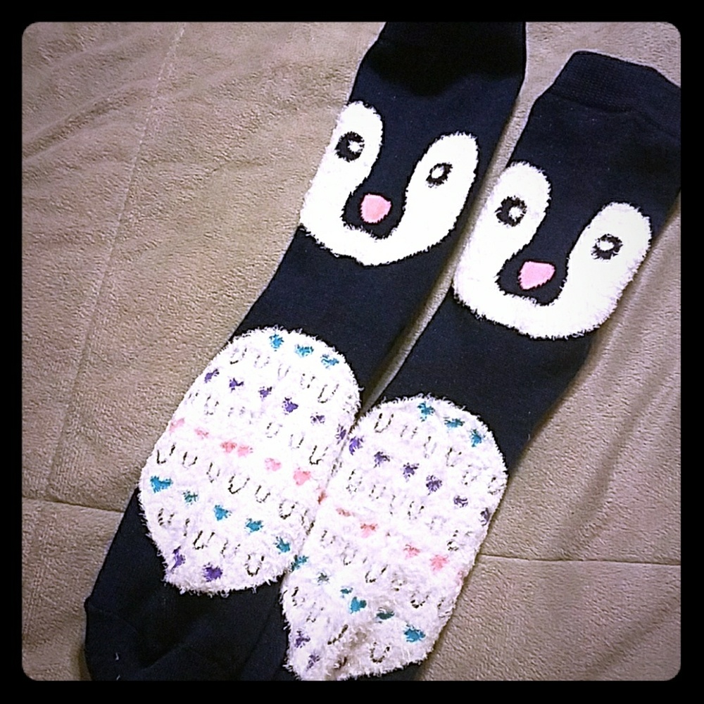 Fuzzy penguin crew socks
